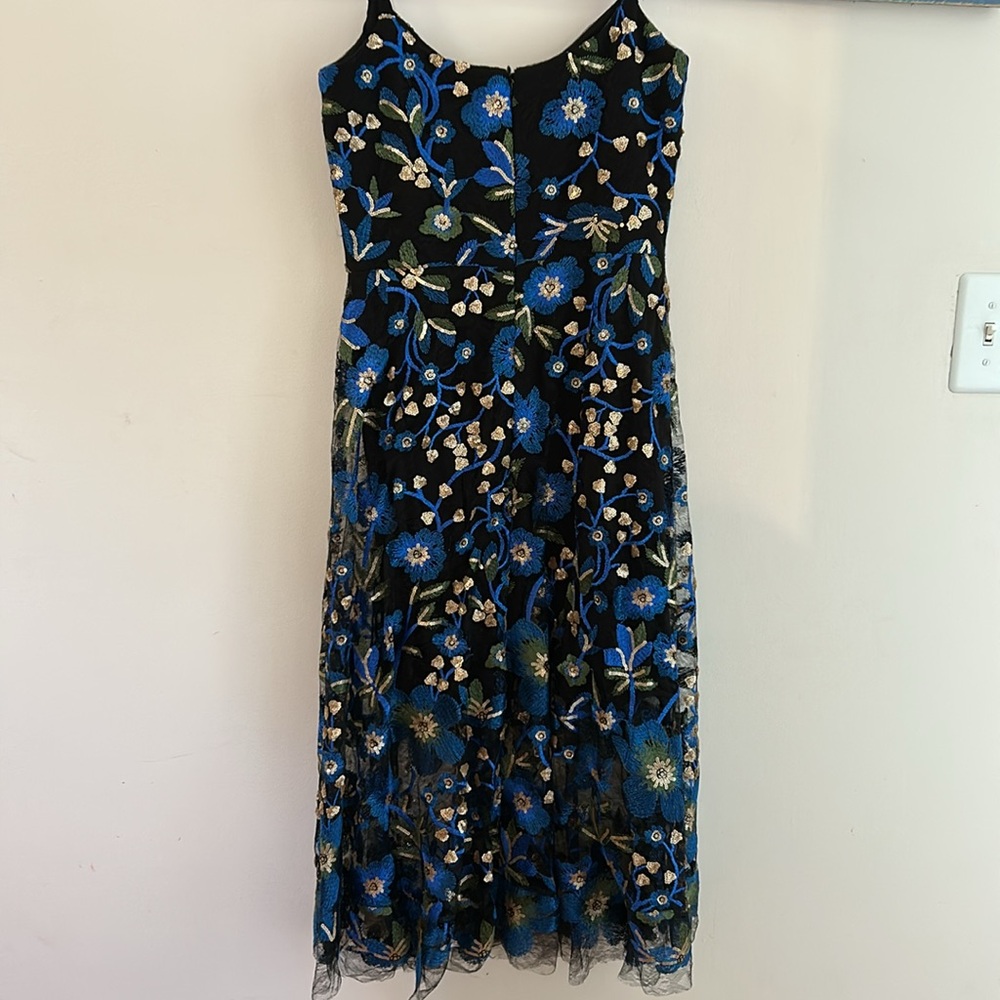 Dress the Population Blue Floral Midi Dress - Picture 6 of 10
